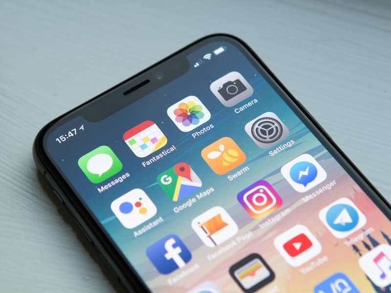 Mobile-First Business Applications: Why Your Employees Need Apps That Work Anywhere